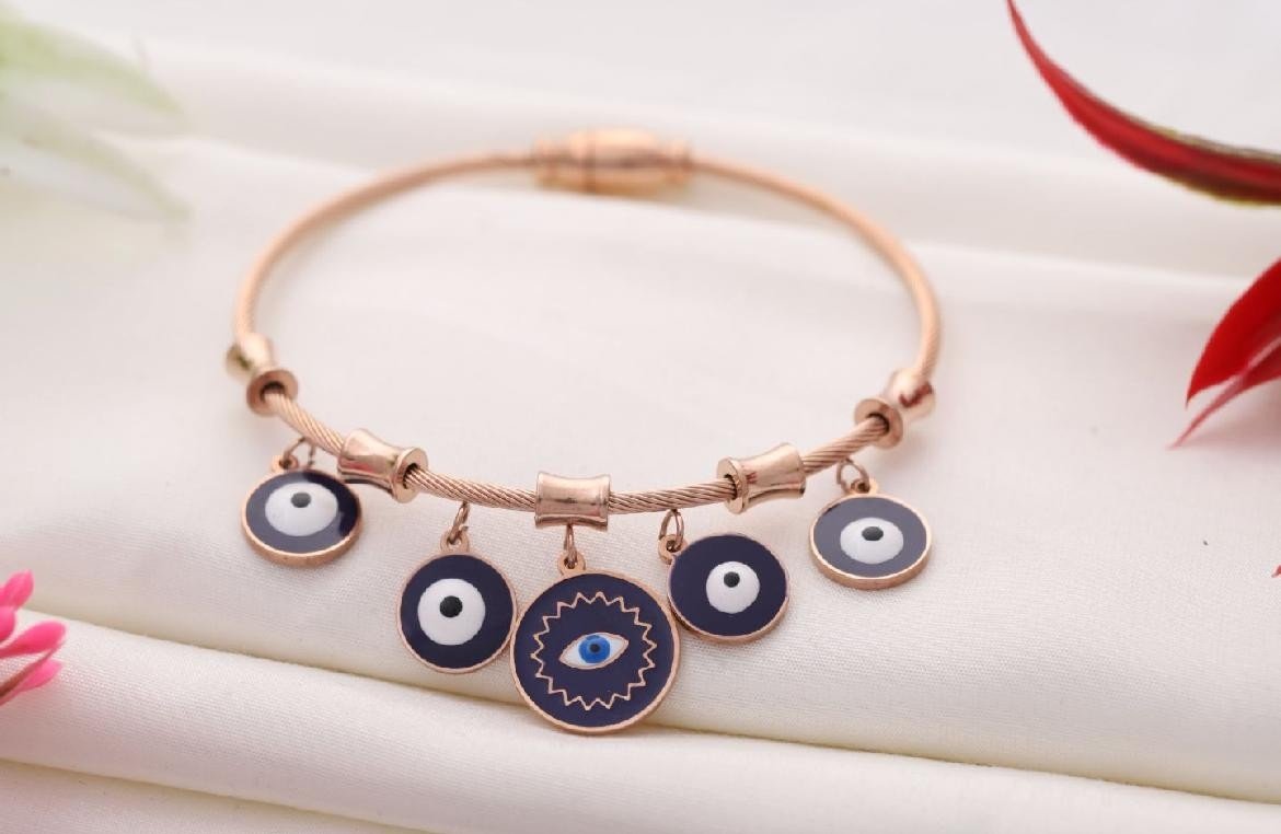 Trending charm bracelete