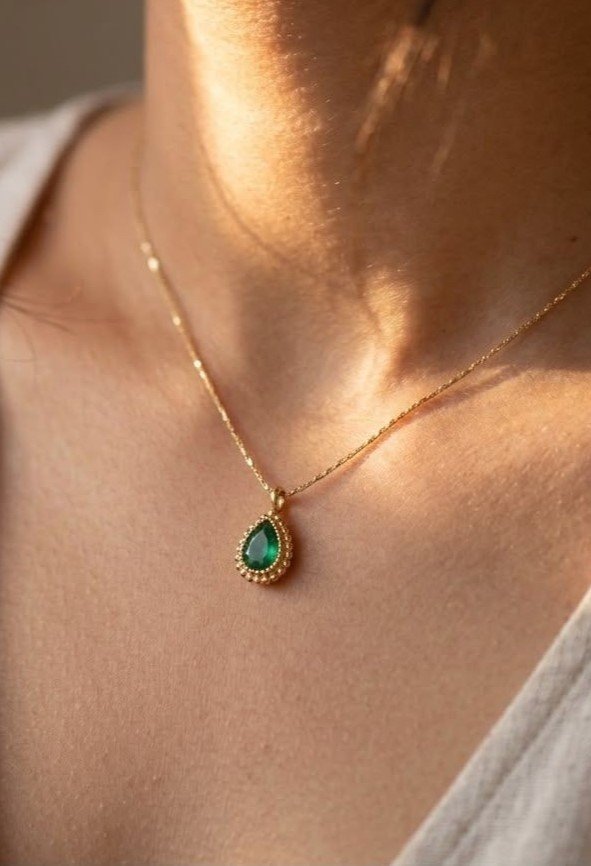 daily wear pendant with green stone