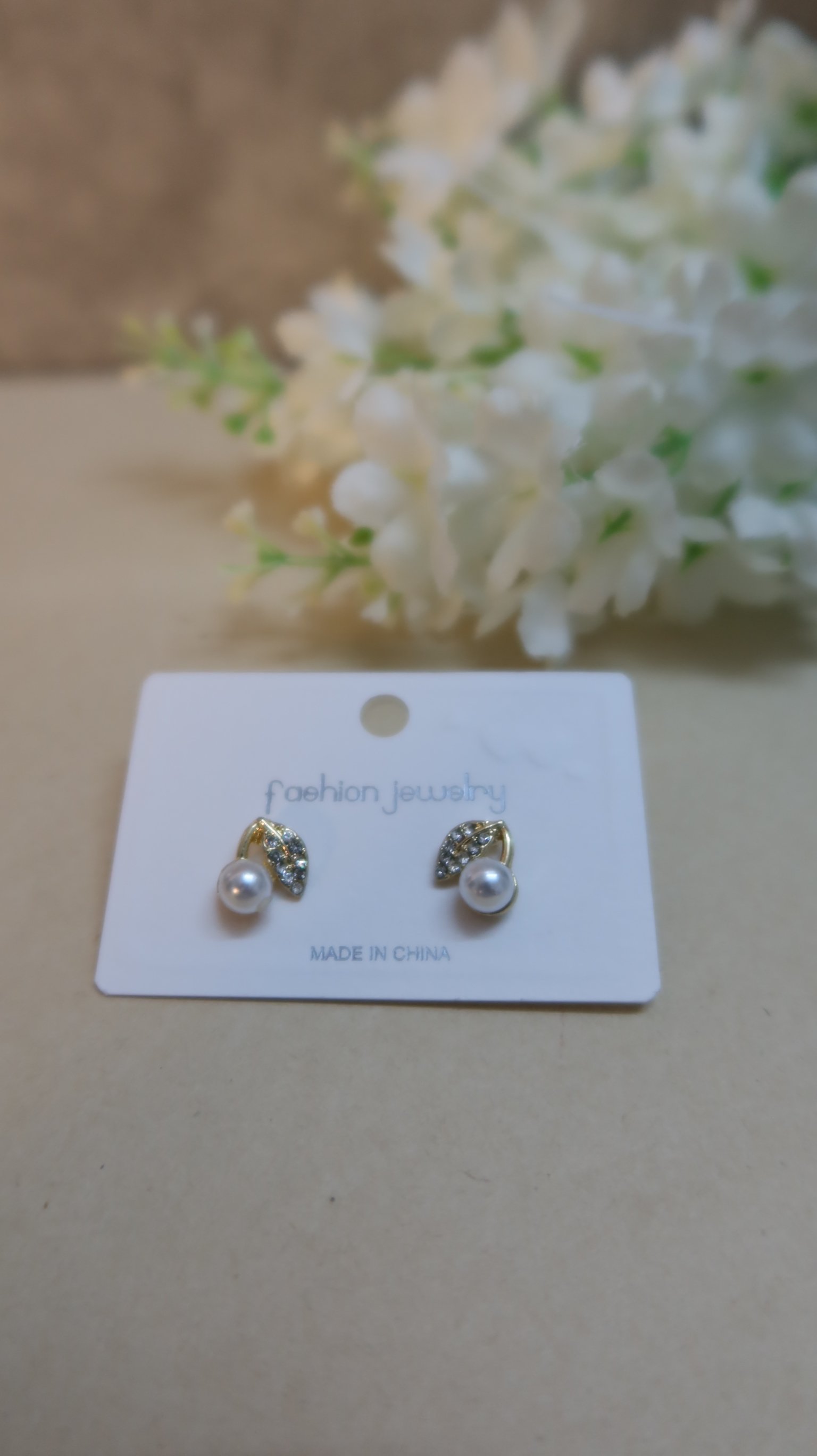 pearl bud earring image 2