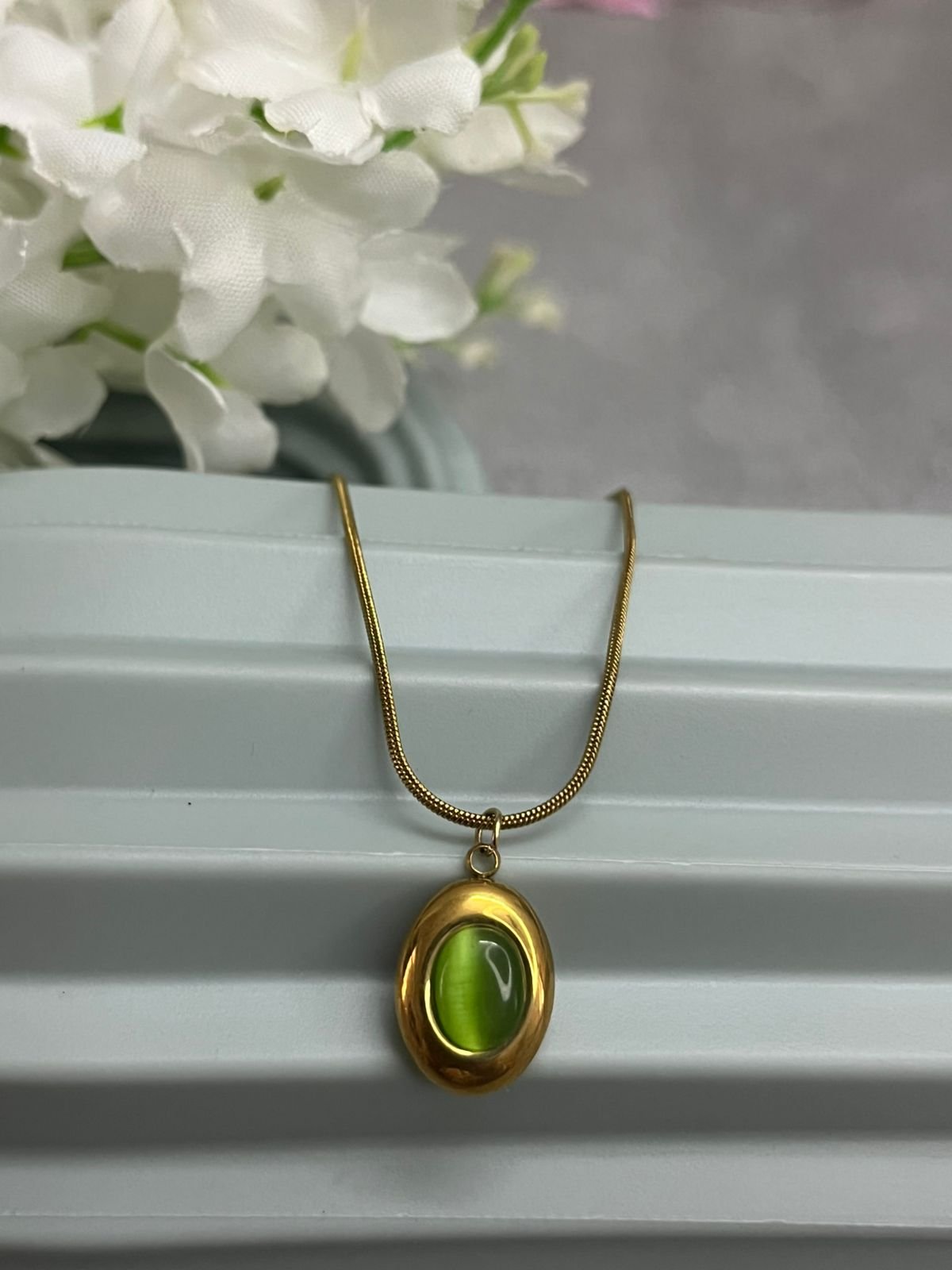 Oval Cat Eye Pendant Green image 2