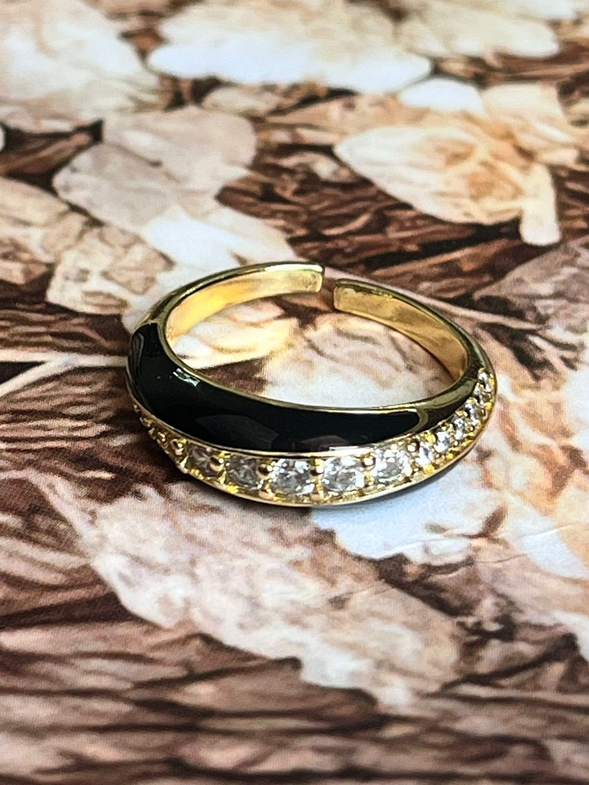 The Onyx Aura Band image 3